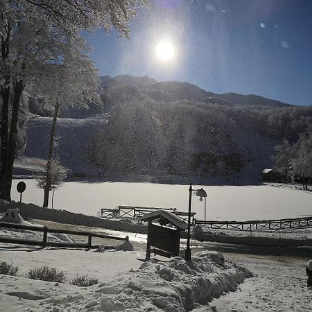 Albergo Diana Cerreto Laghi Bagian luar foto