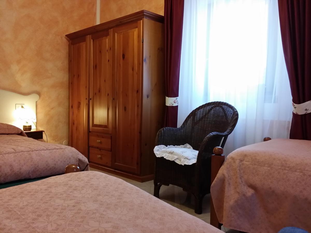 Albergo Diana Cerreto Laghi Ruang foto