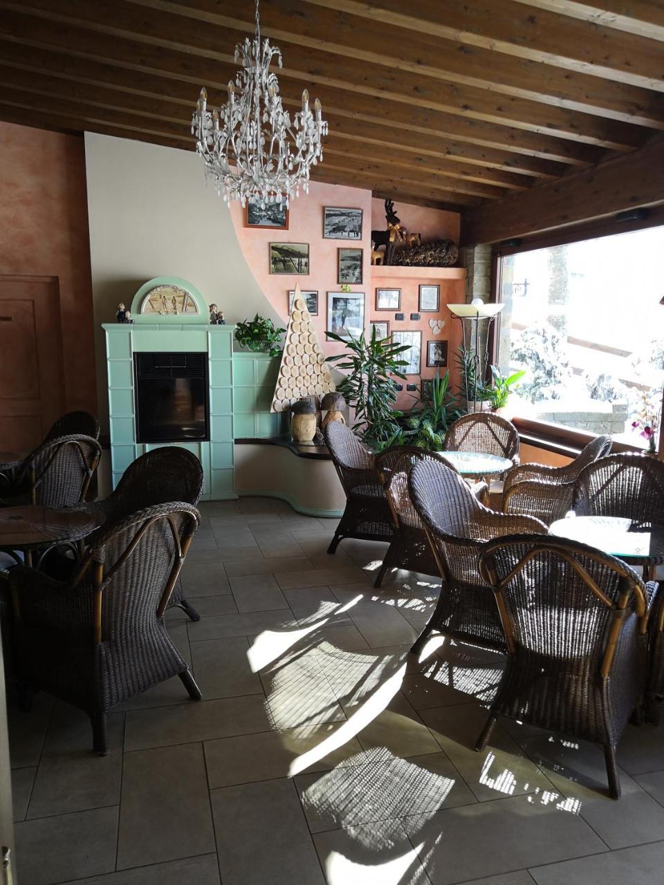 Albergo Diana Cerreto Laghi Bagian luar foto