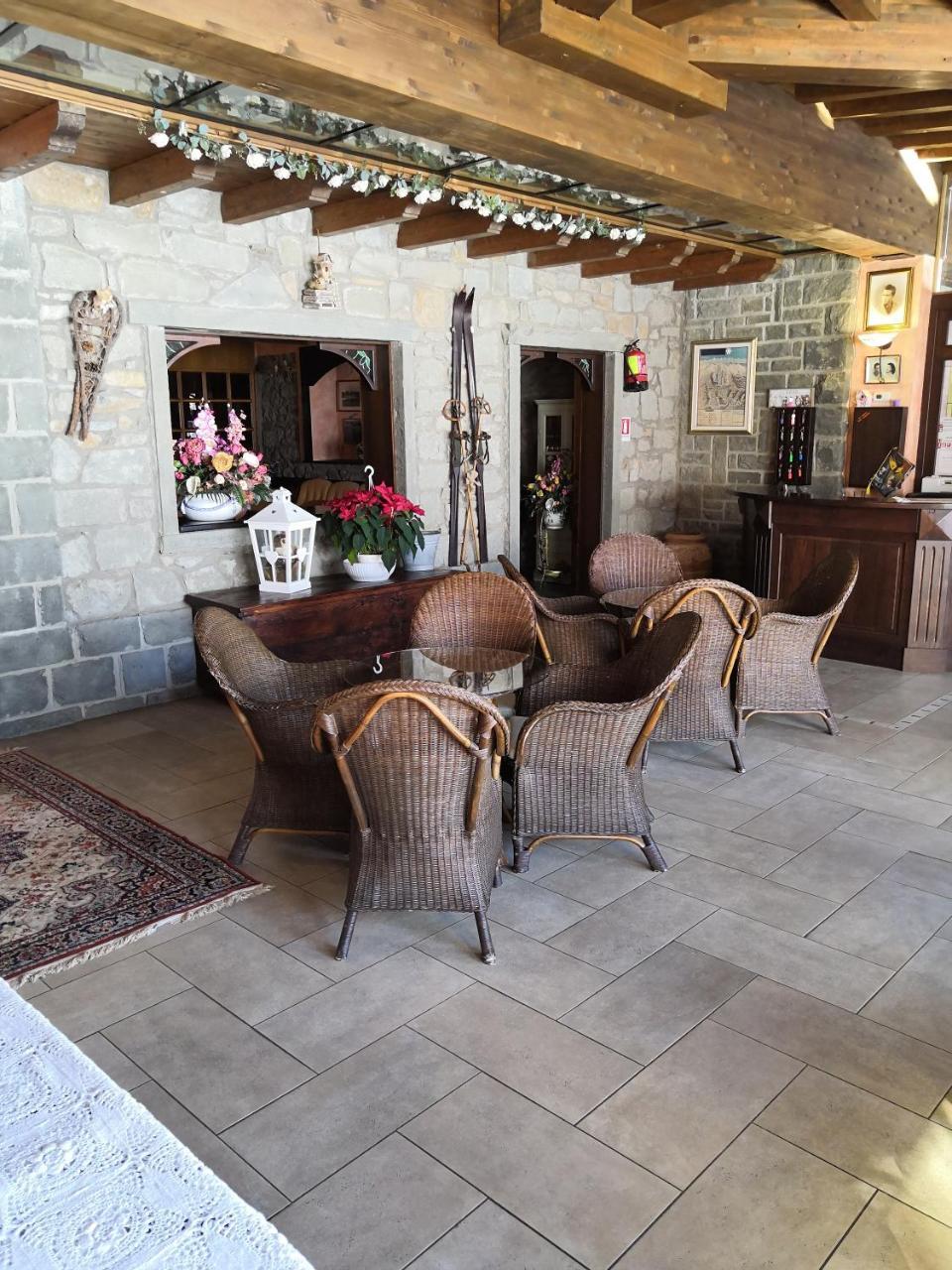 Albergo Diana Cerreto Laghi Bagian luar foto