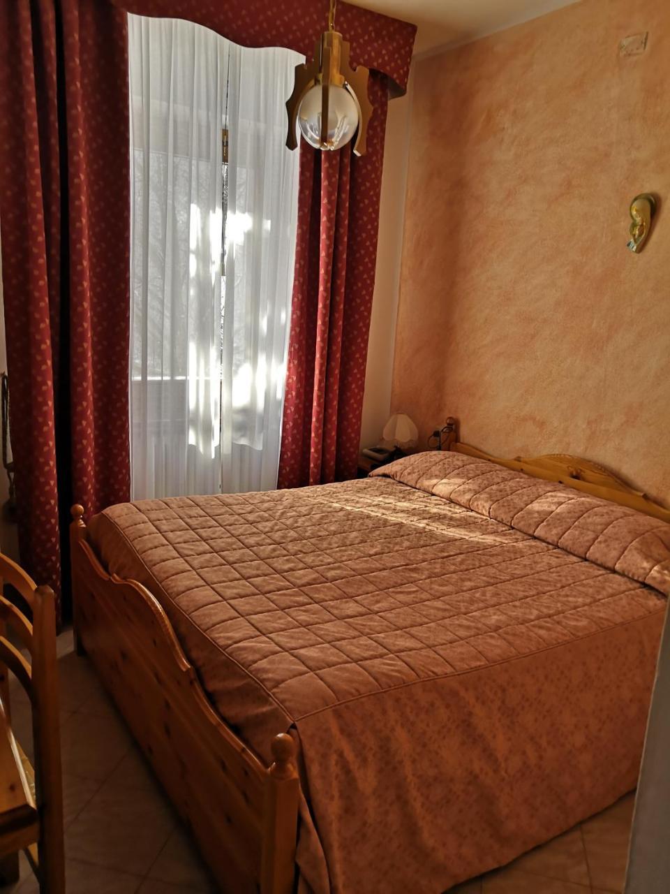 Albergo Diana Cerreto Laghi Bagian luar foto